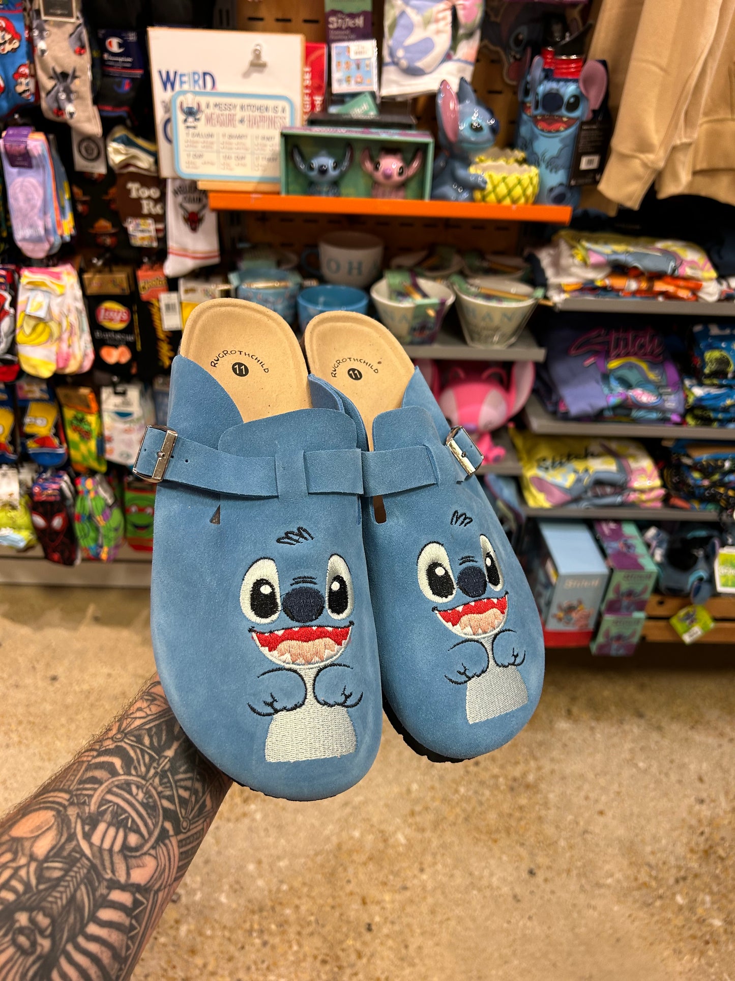 STITCH CLOGS