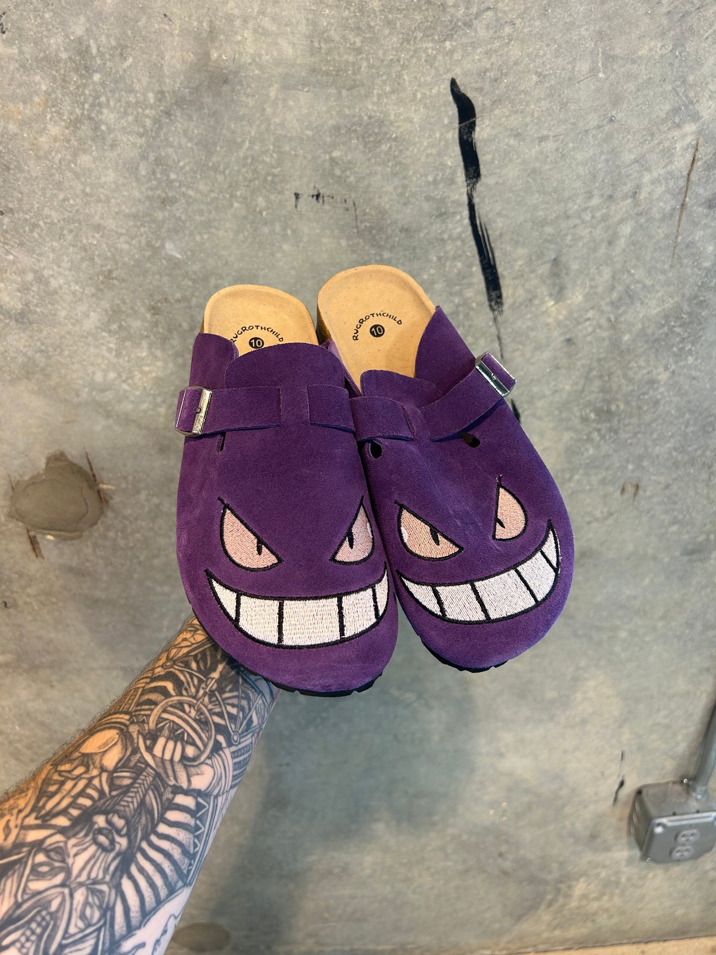GENGAR CLOGS