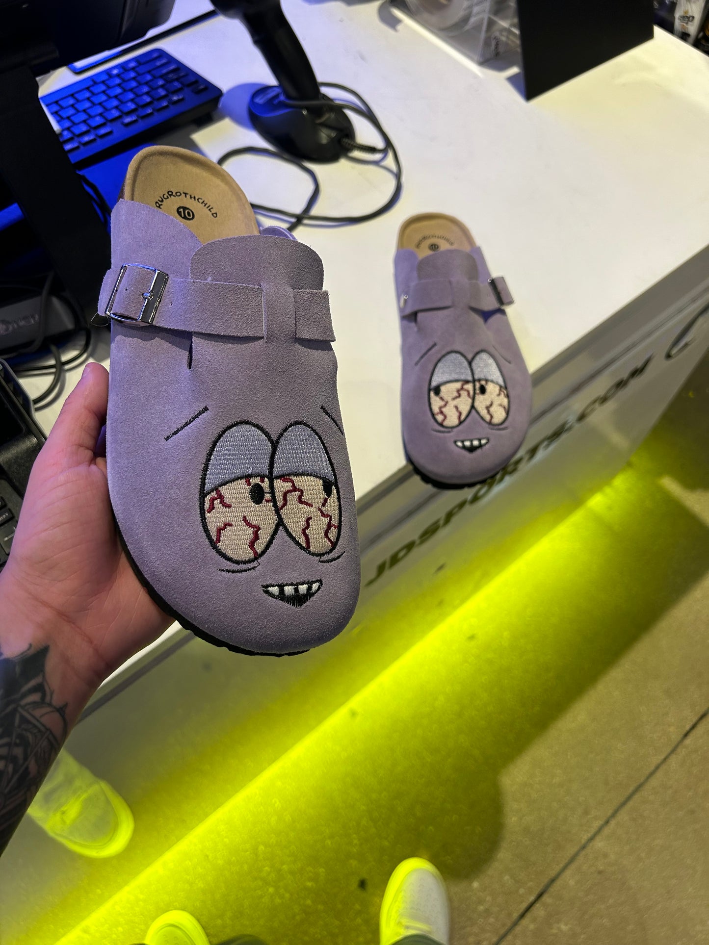 Towelie Clogs